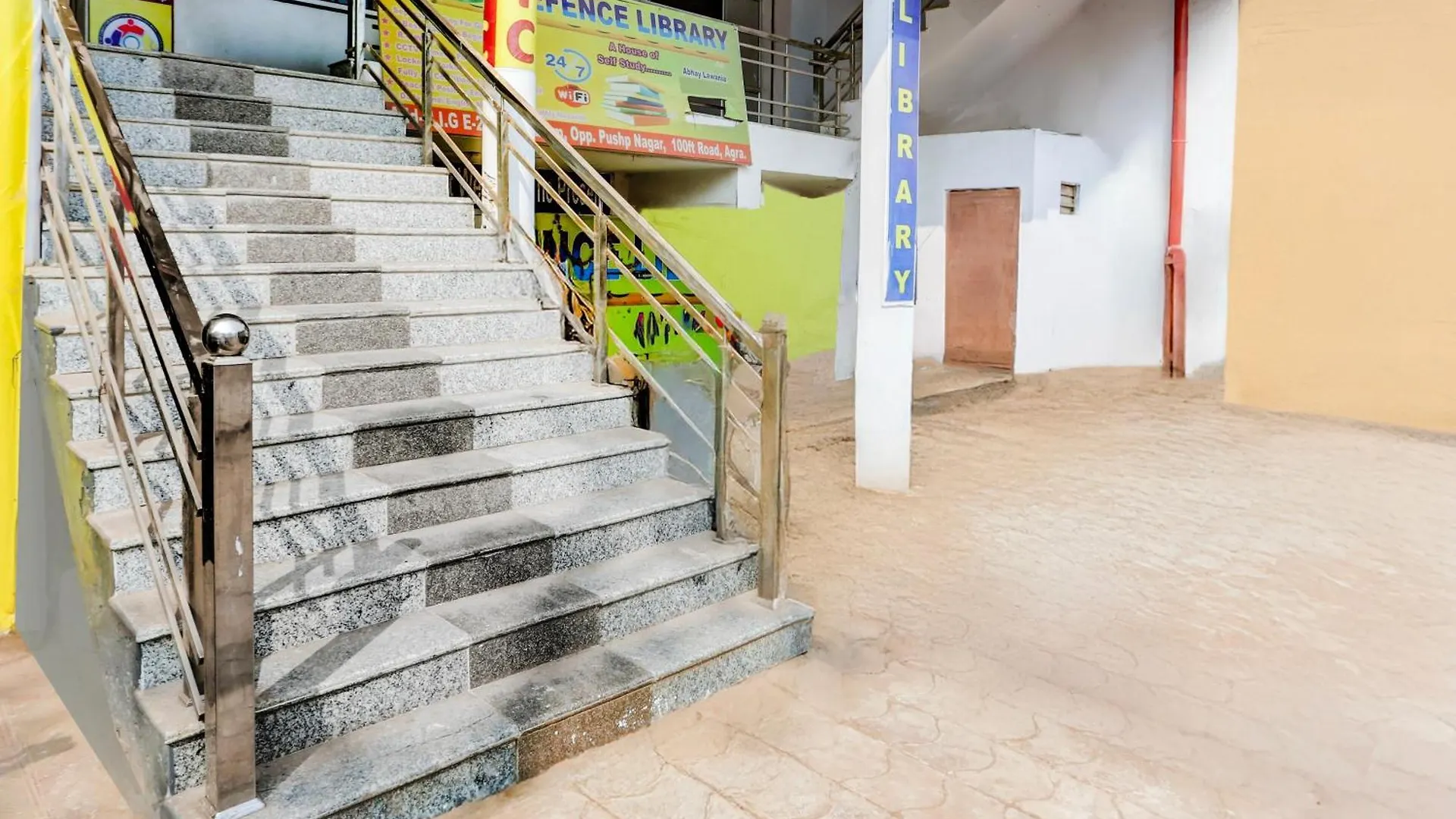 Super Hotel O The Elite Inn Tājganj