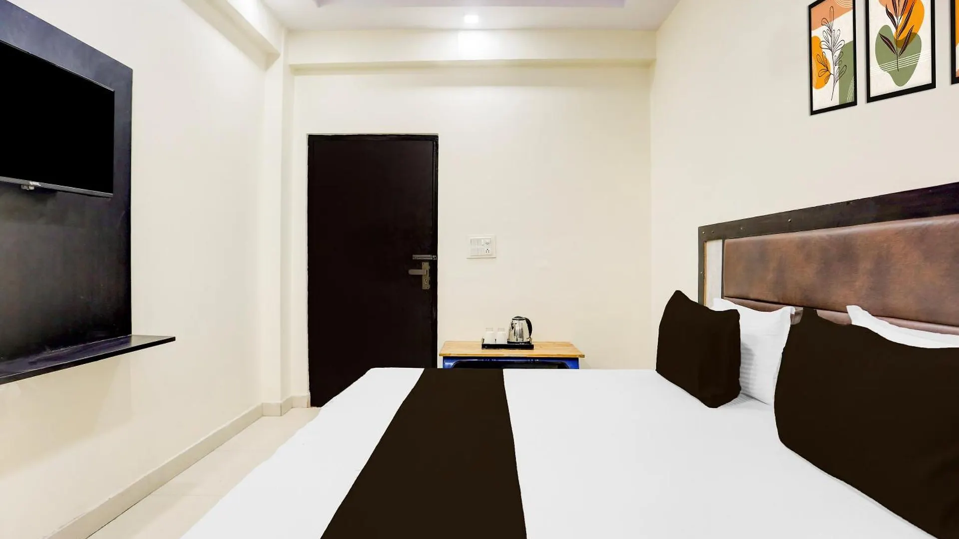 Super Hotel O The Elite Inn Tajganj India