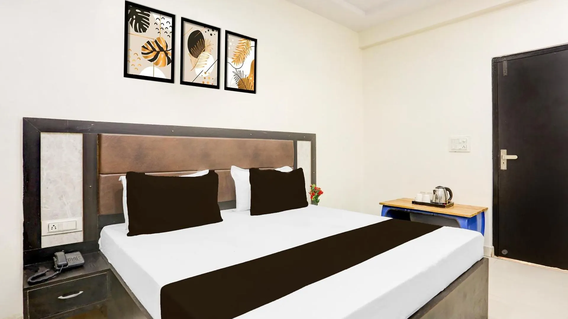 Super Hotel O The Elite Inn Tajganj