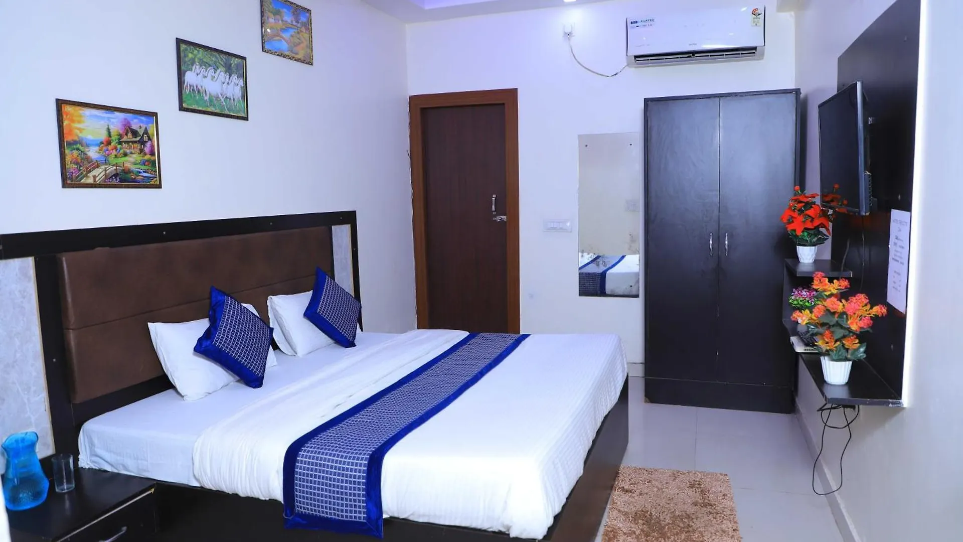 Super Hotel O The Elite Inn Tajganj 3*,  India